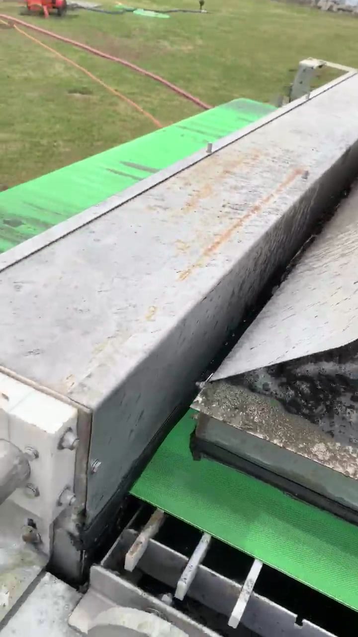 The mobile belt press running on site