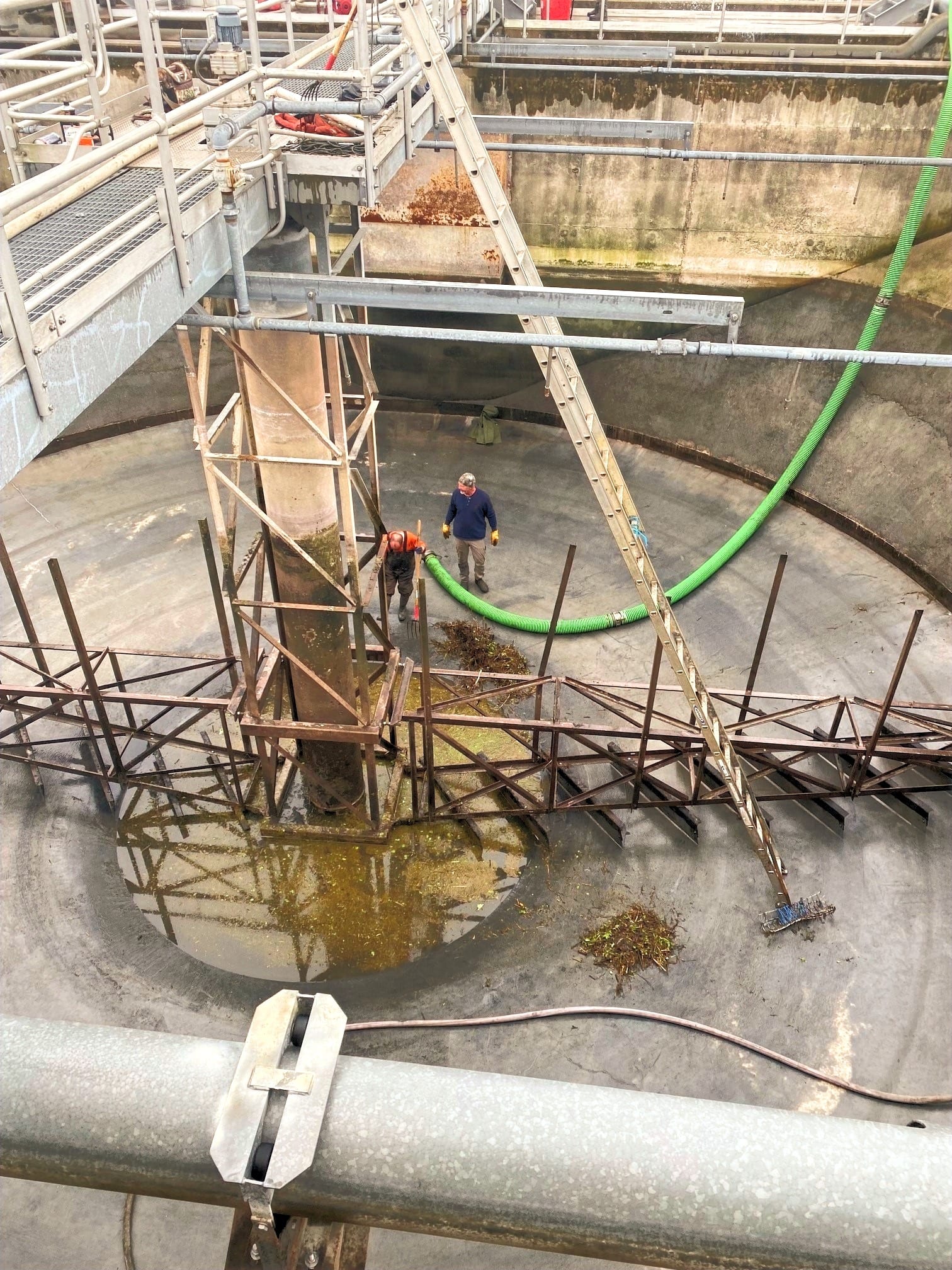 A clarifier under service